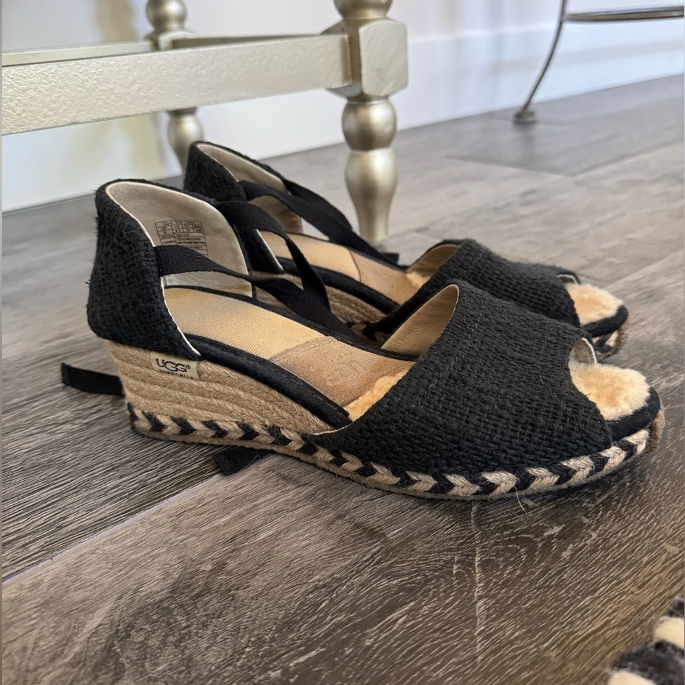Ugg Espadrille Wedge Sandals / 8 medium / black